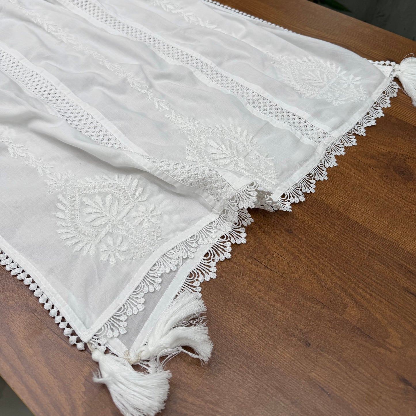 Premium Handmade Chikankari Dupatta – Soft Off White