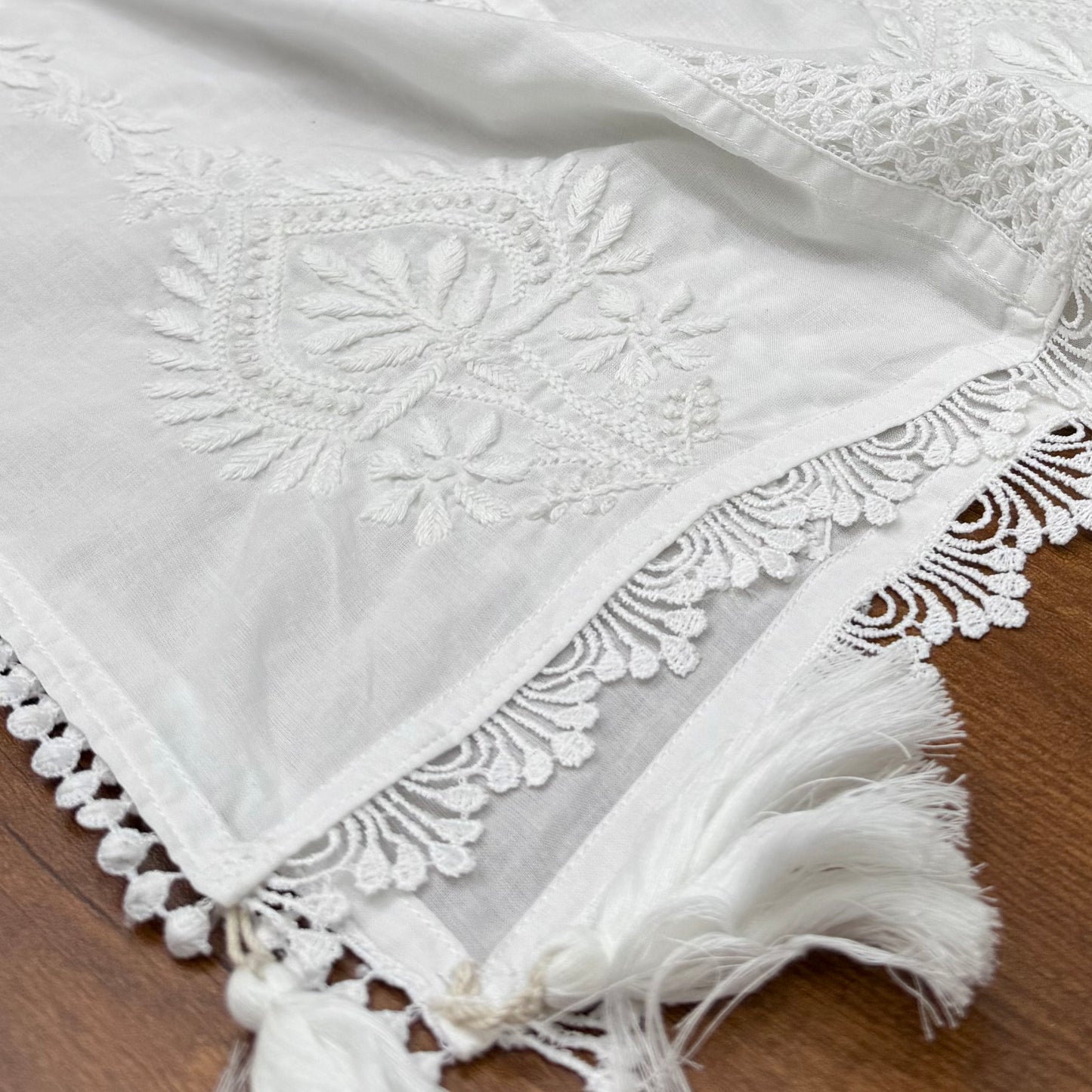 Premium Handmade Chikankari Dupatta – Soft Off White