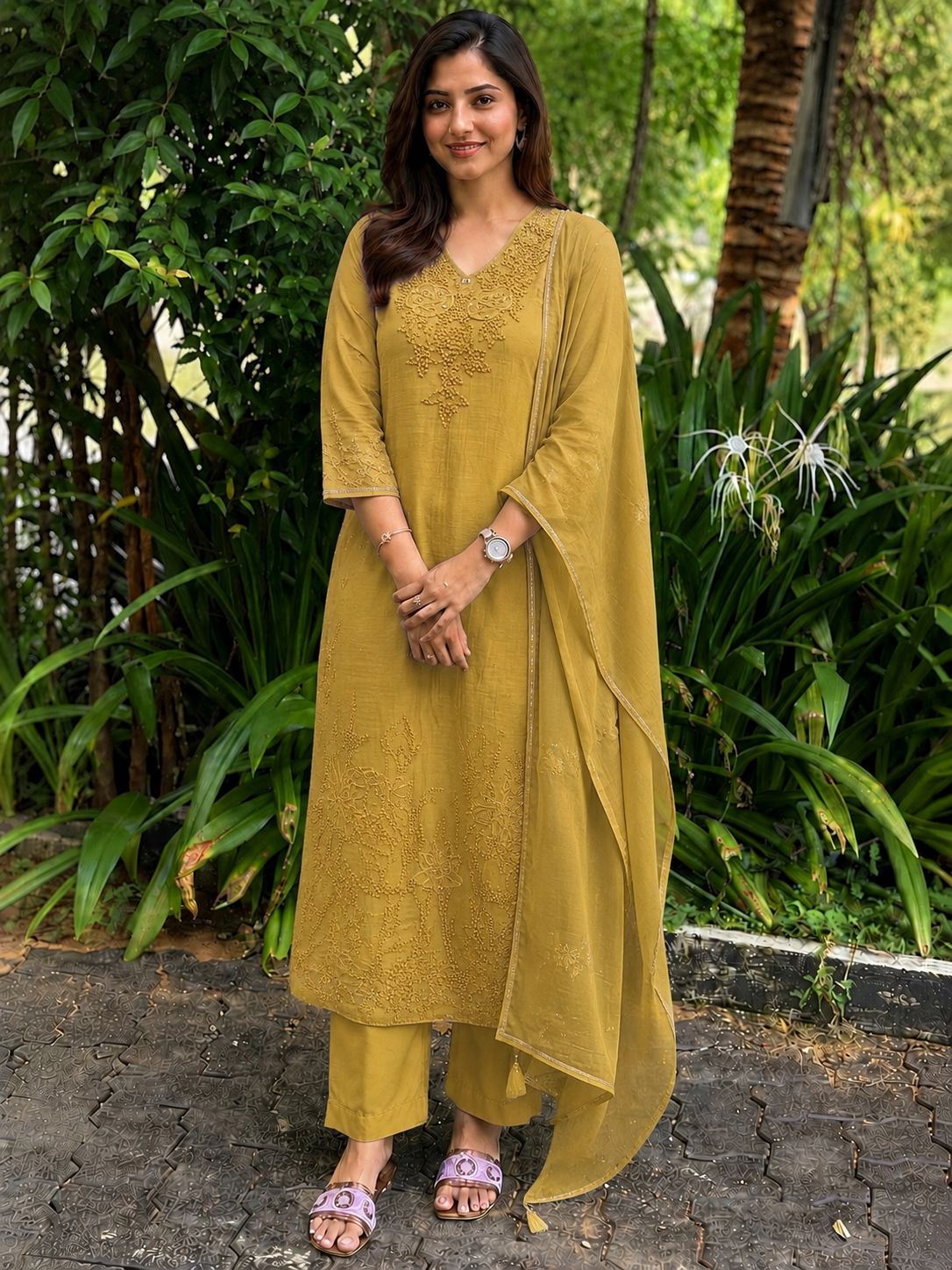Premium Mul Chanderi French Knot Embroidered 3-Piece Kurta Set | Elegant Kurta, Pant & Dupatta