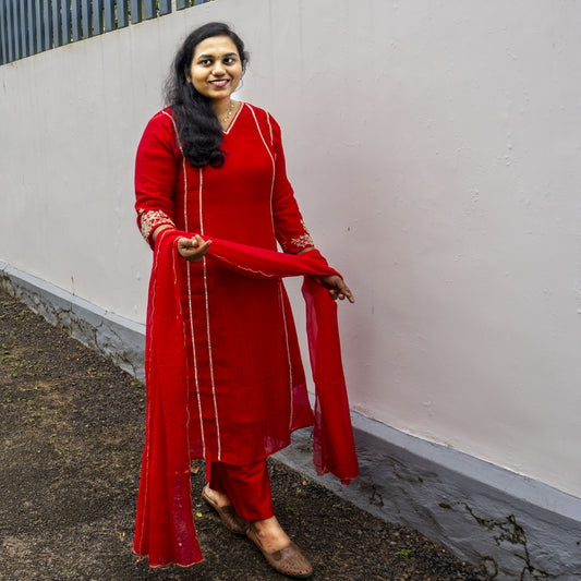 Where comfort meets luxury — Mull Chanderi magic in every fold