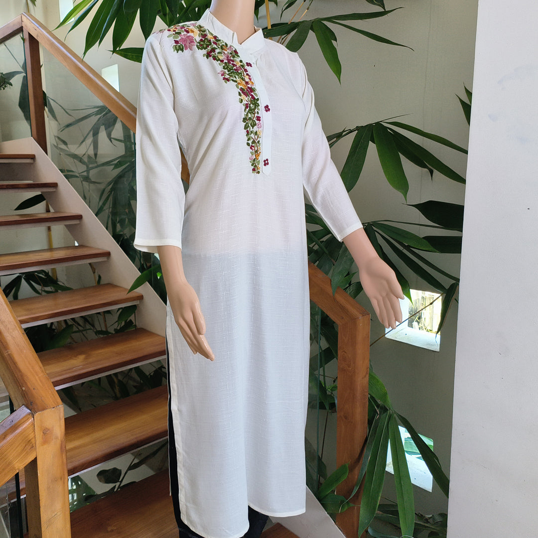 Elegant Hand-Embroidered Rayon Kurta