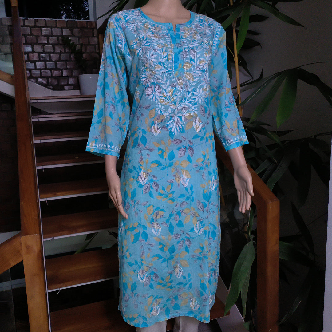 Transform Your Wardrobe with Classic Handcrafted Chikankari Kurti