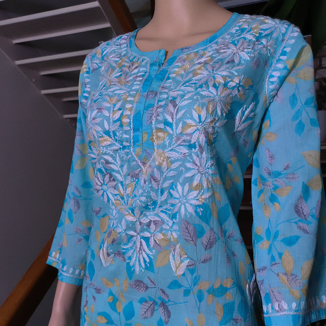 Transform Your Wardrobe with Classic Handcrafted Chikankari Kurti