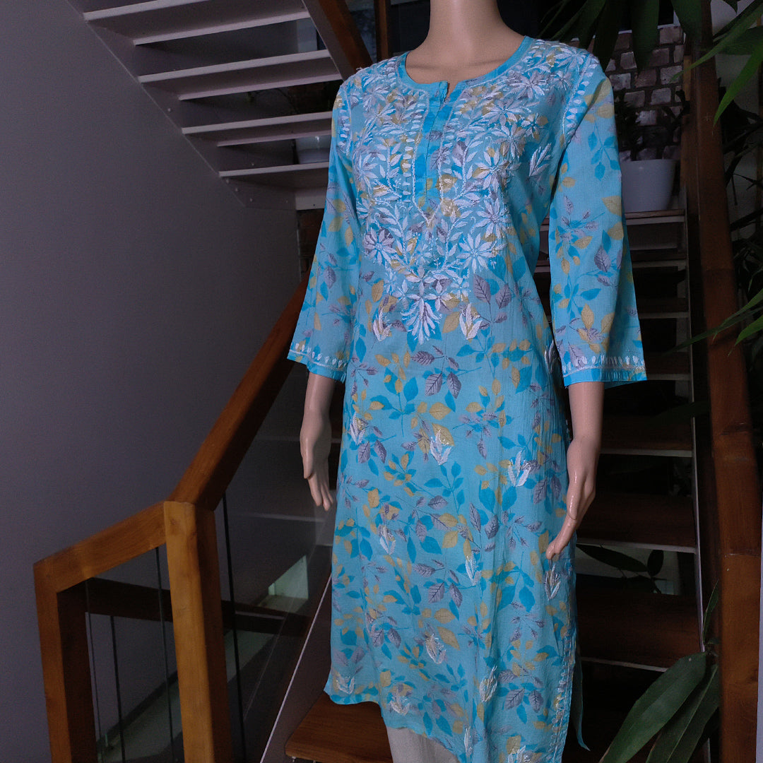 Transform Your Wardrobe with Classic Handcrafted Chikankari Kurti